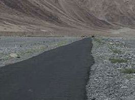Highest Motorable road of World Built in Ladakh at 19,300 feet by BRO
